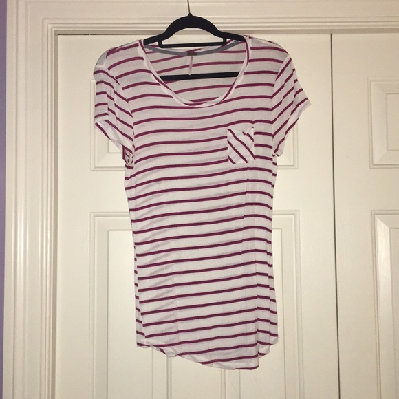 Poof! Tops - Super cute striped t shirt !!